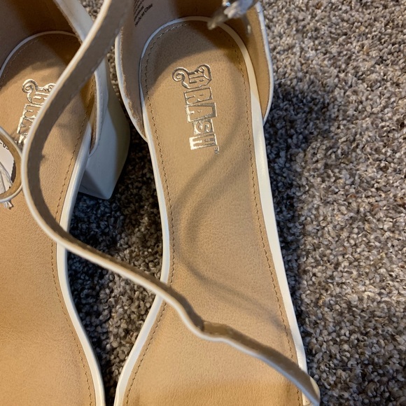 Brash sandal heels - Picture 3 of 5